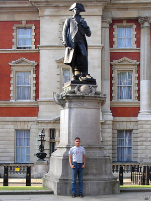 statue