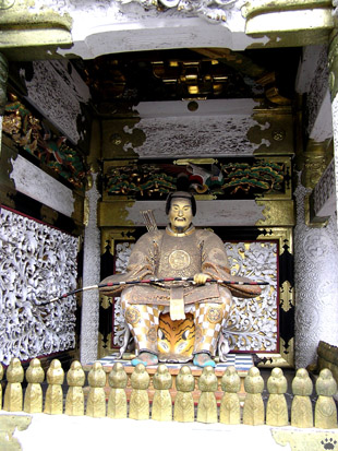 statue